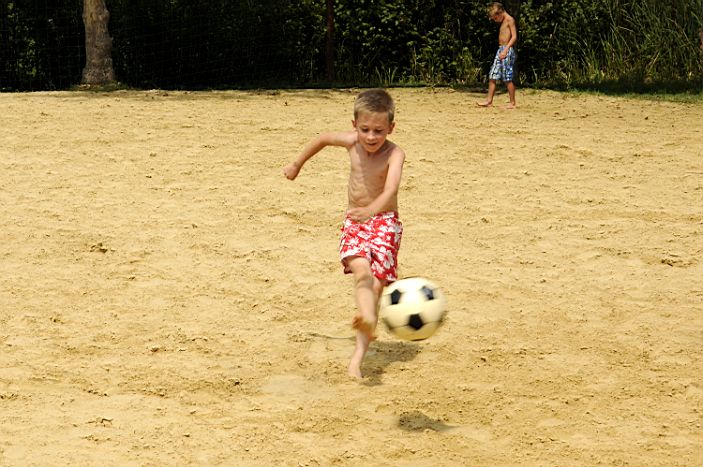 Sportnap a gyerekeknek Ábrahámhegyen 2014. július 26-án a strandon