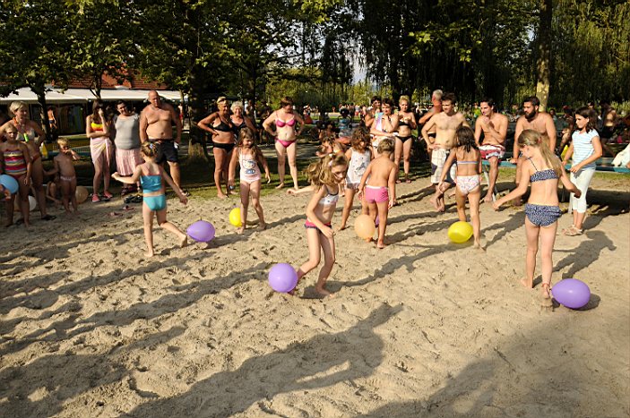 Sportnap a gyerekeknek Ábrahámhegyen 2016. július 23-án a strandon