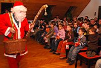 2009. november 28.-án (szombaton) 15 órától, karácsonyváró összejövetel volt az ábrahámhegyi kultúrházban.